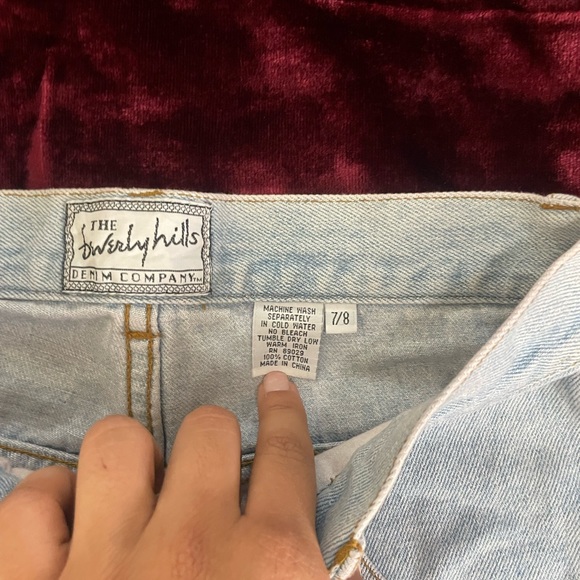 Vintage jean shorts with button on sides - Picture 4 of 4